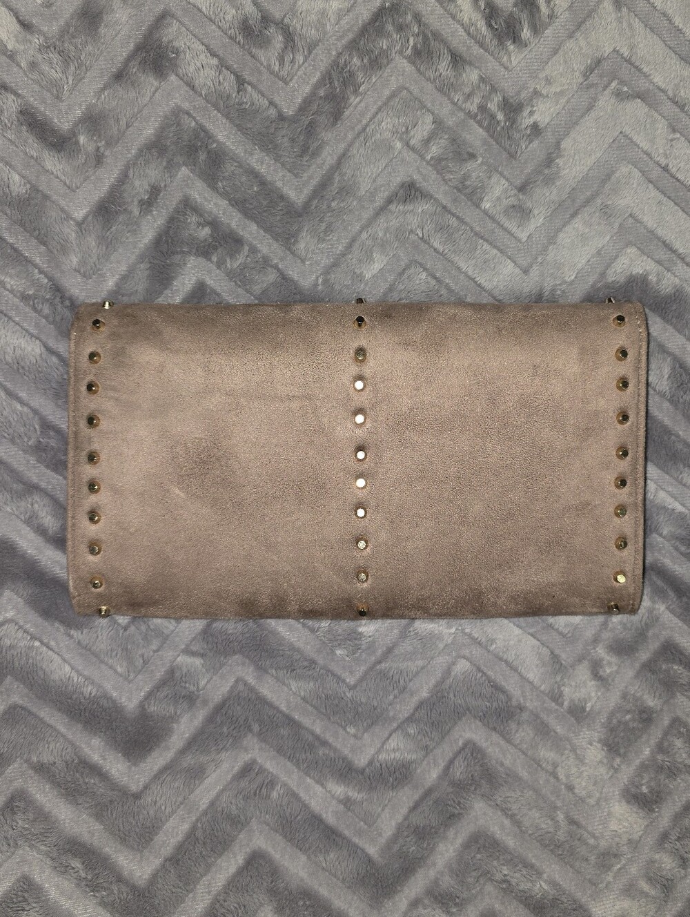 NWT Vigo Fiore Mauve Faux Suede Studded Envelope Clutch Gold Chain Strap - Picture 4 of 4